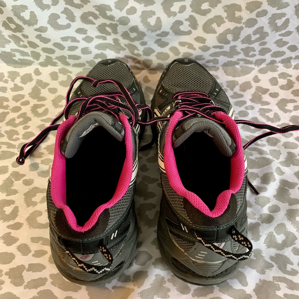 ASICS! Great Condition!! - Picture 3 of 3